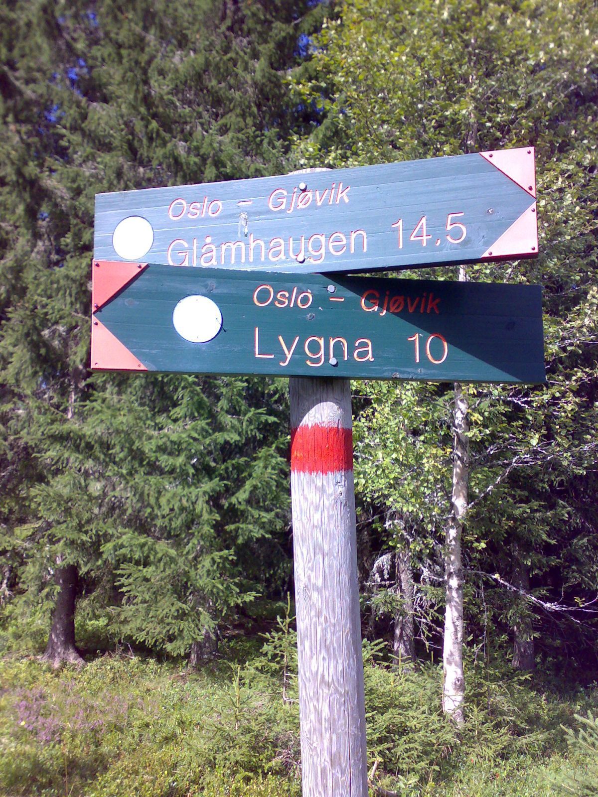 Åstjern - sentralt på ruta Gjøvik - Oslo