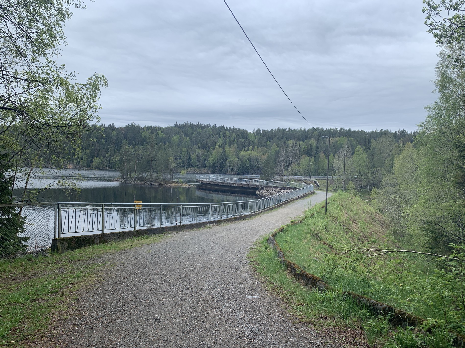 Dammen ved Mariholtet svinger seg fint