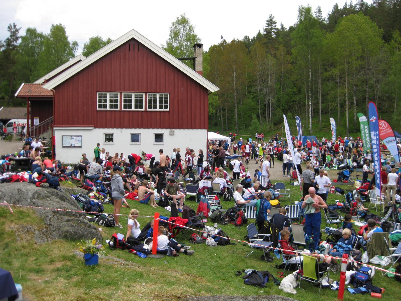 Folksomt på Sandbakken