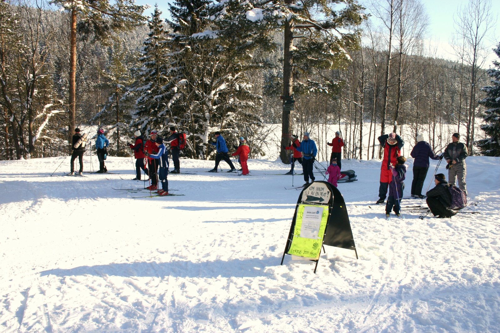 Folksomt ved Krutthuset Kafé
