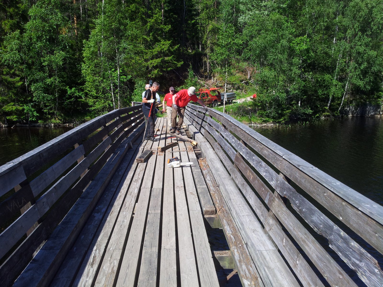 Foreningen ØX på jobb ved Elvåga