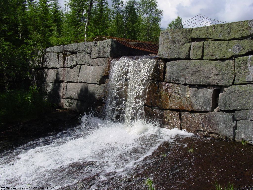 Fossen ut fra demningen på Vrangen (5)