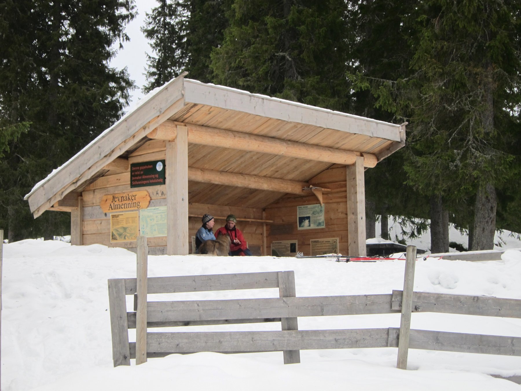 Gapahuk nord for Tverrsjøen