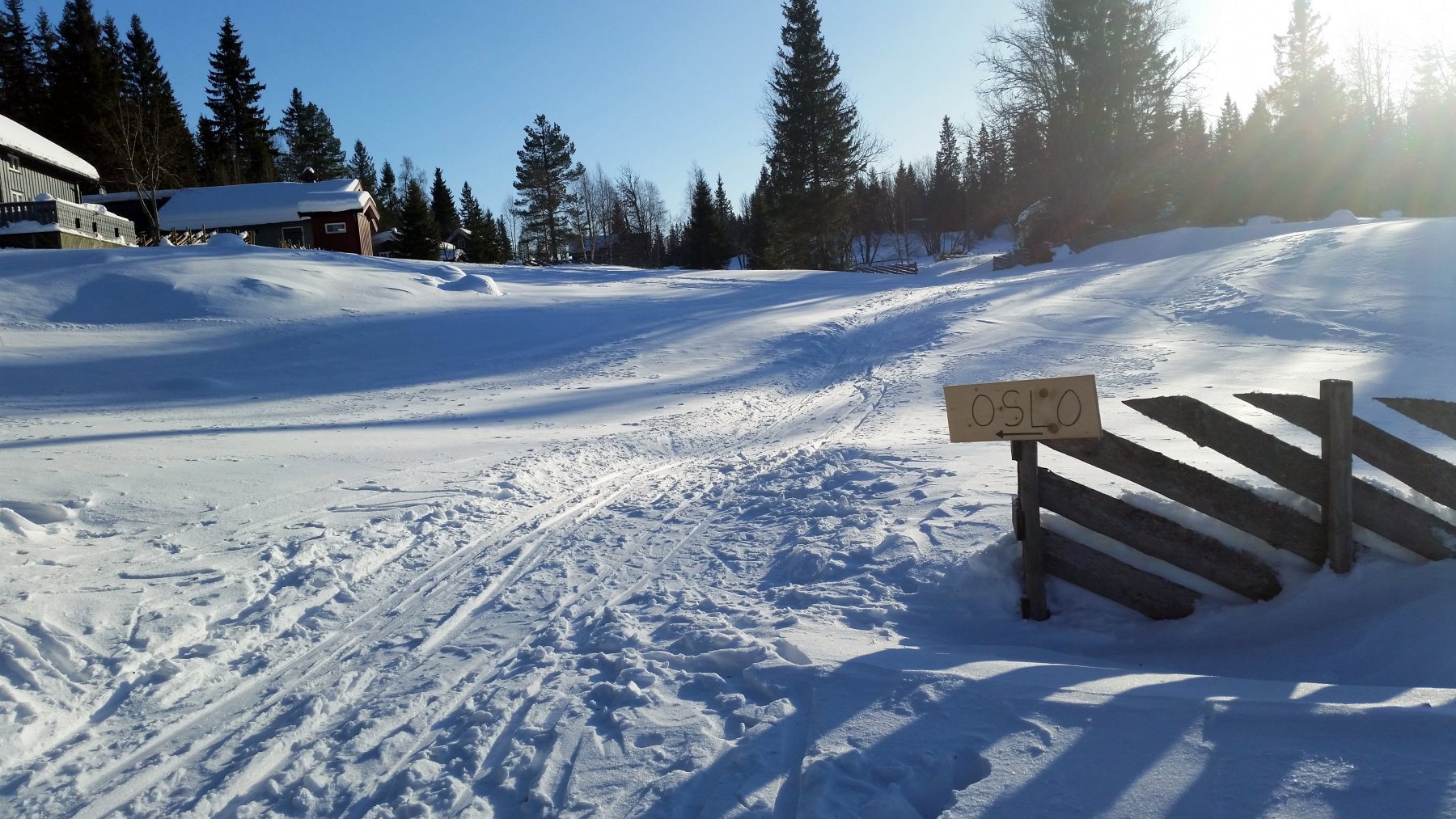Godt skiltet ved Holoa