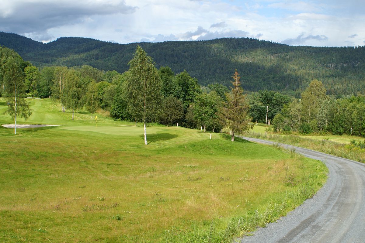 Golfbanen langs Kongeveien