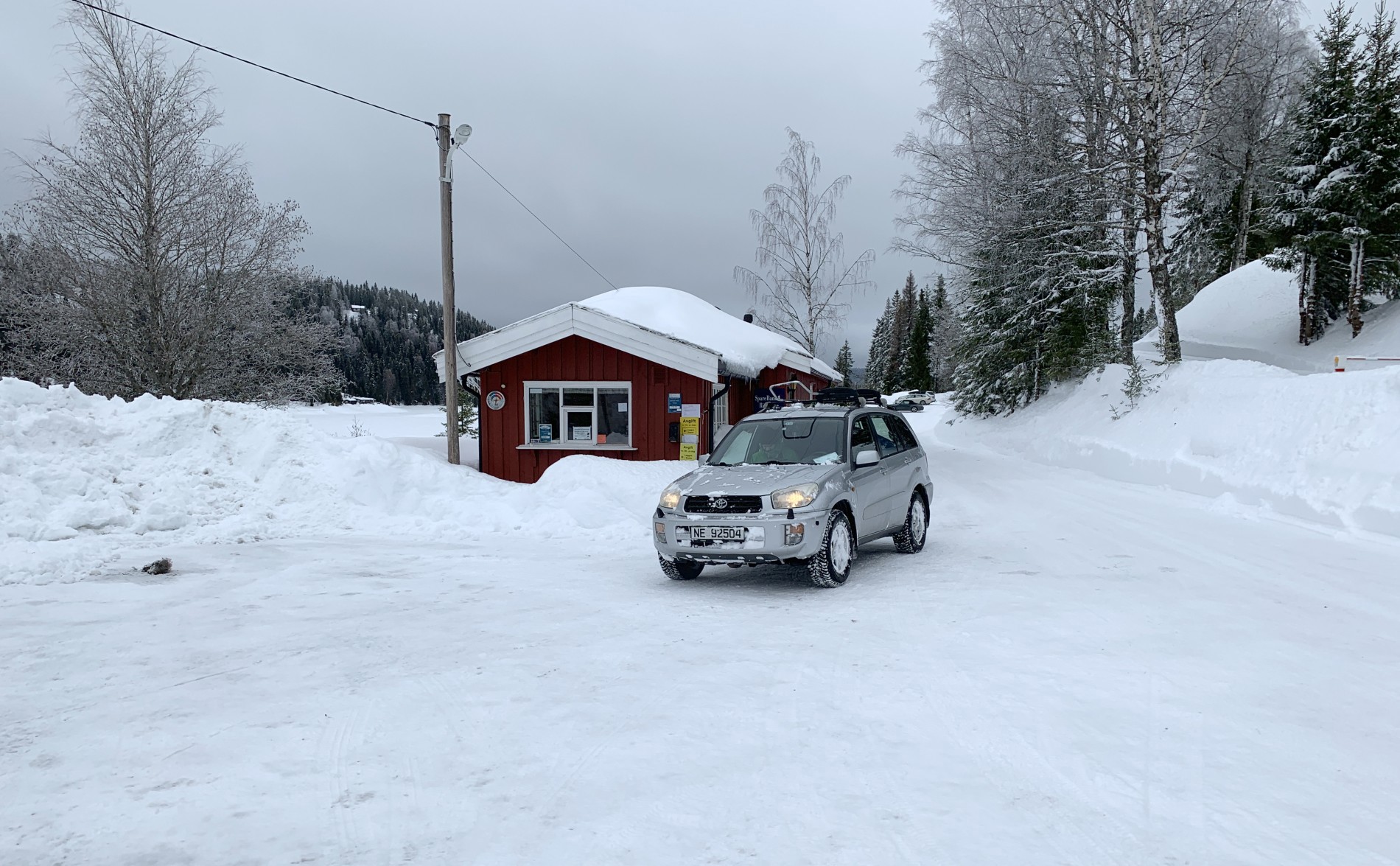 Gravd frem bilen ved Damtjern varmestue