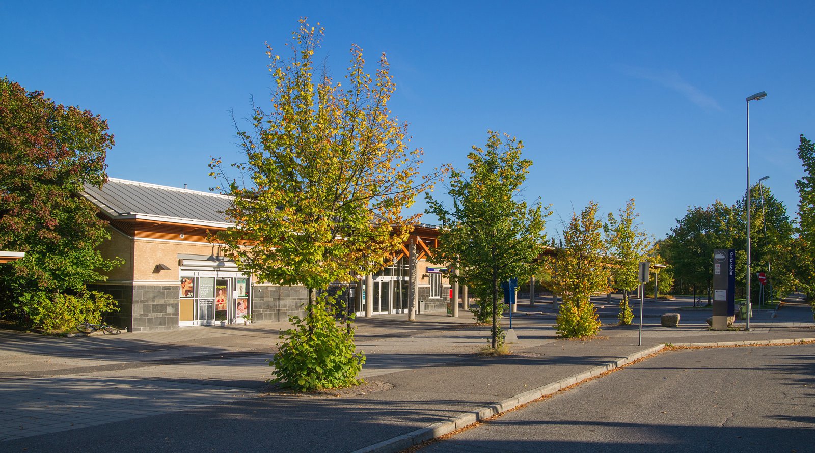 Høstfarger ved Kløfta stasjon