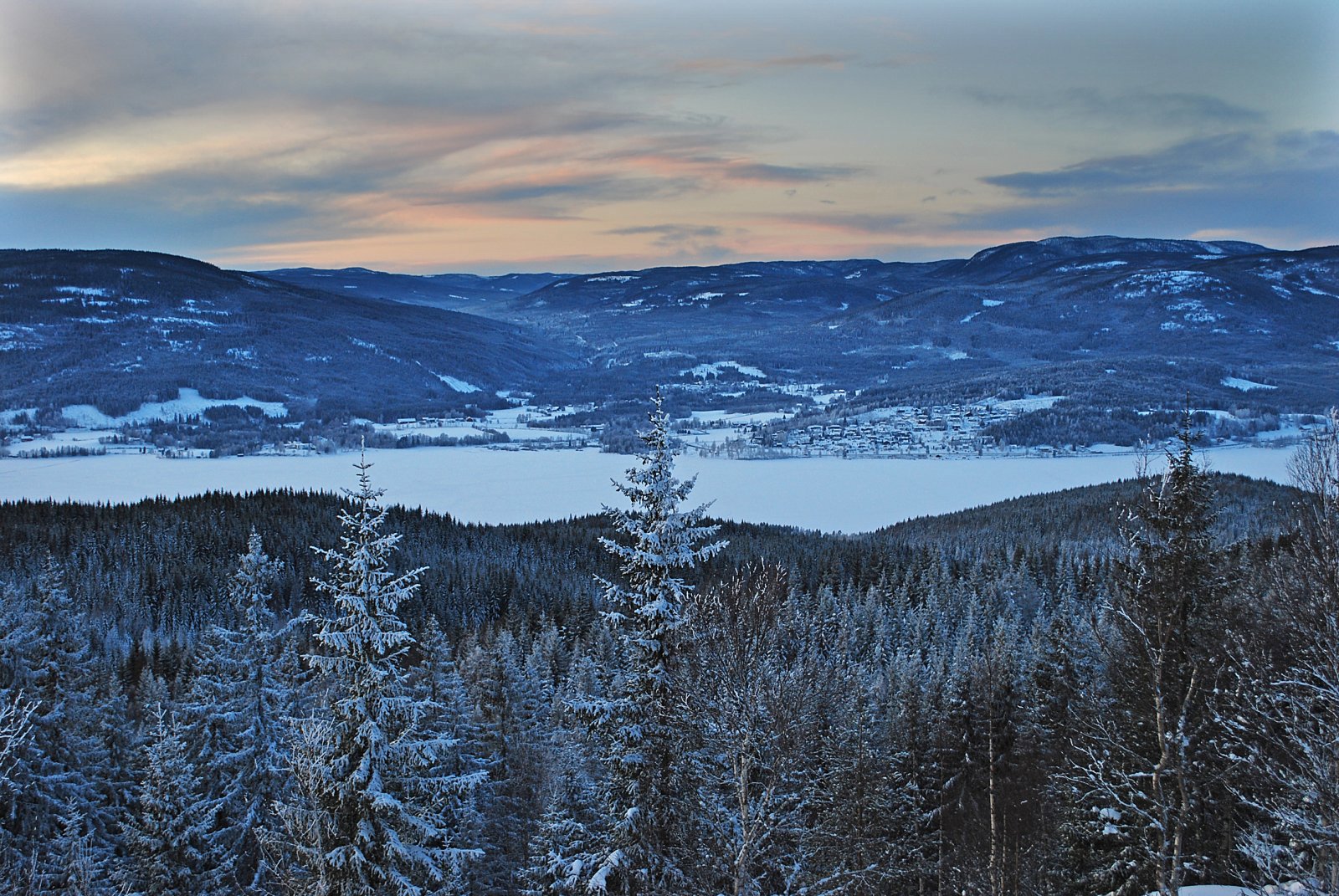 Hurdalssjøen sett fra Brenntoppen