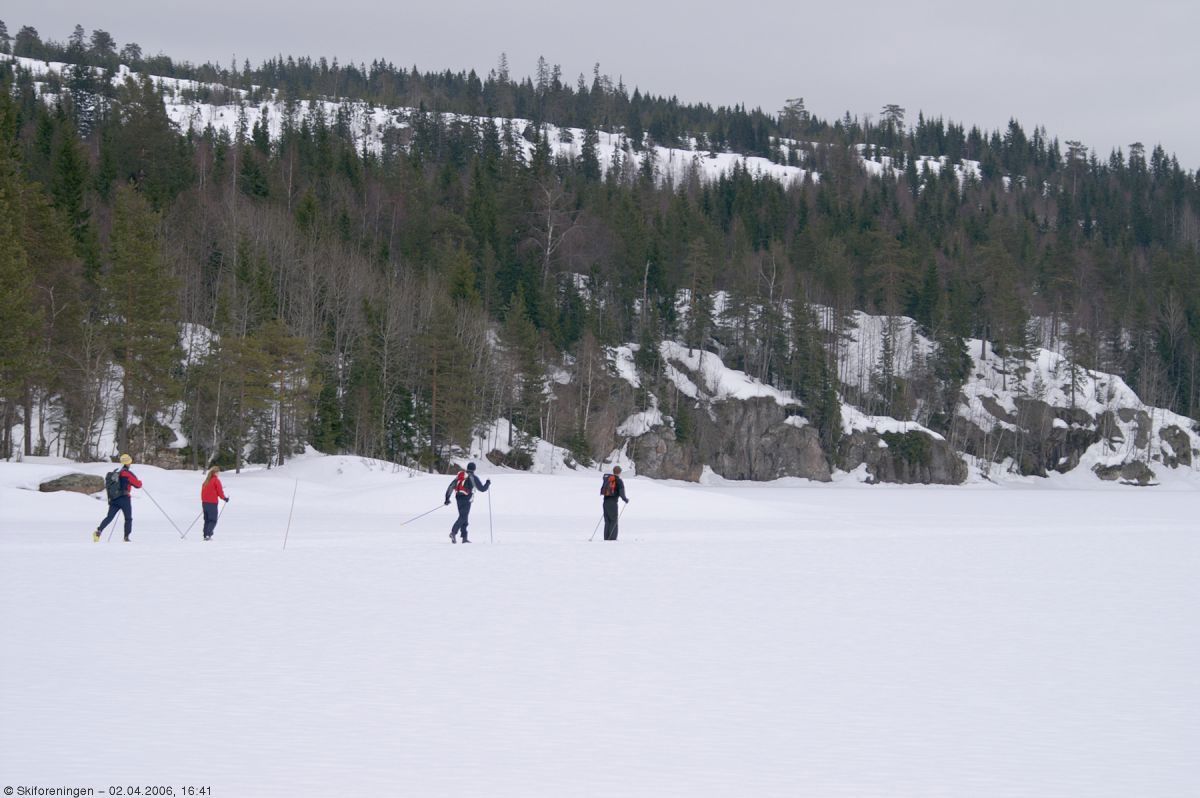 I fint driv foran Rådalshøgda