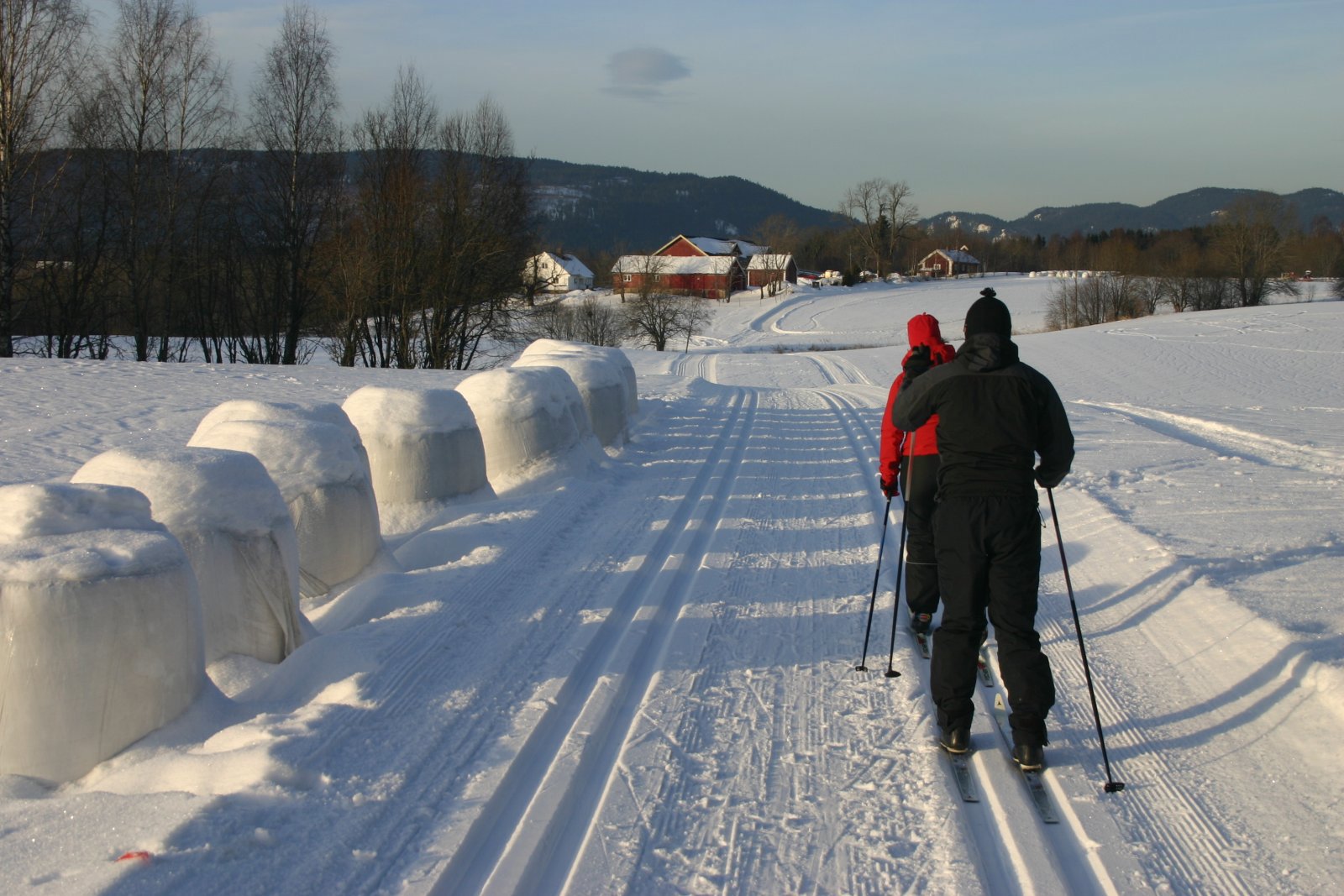I sporet mot Sander gård