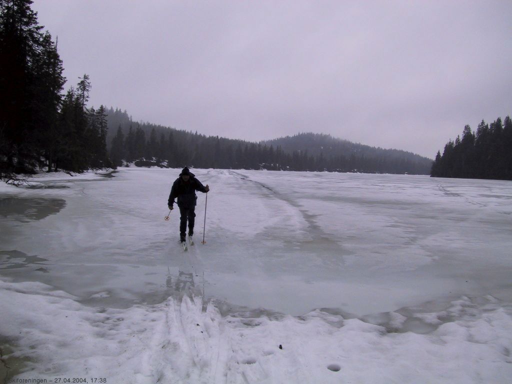 Isen bærer ennå på Store Oppkuvvann