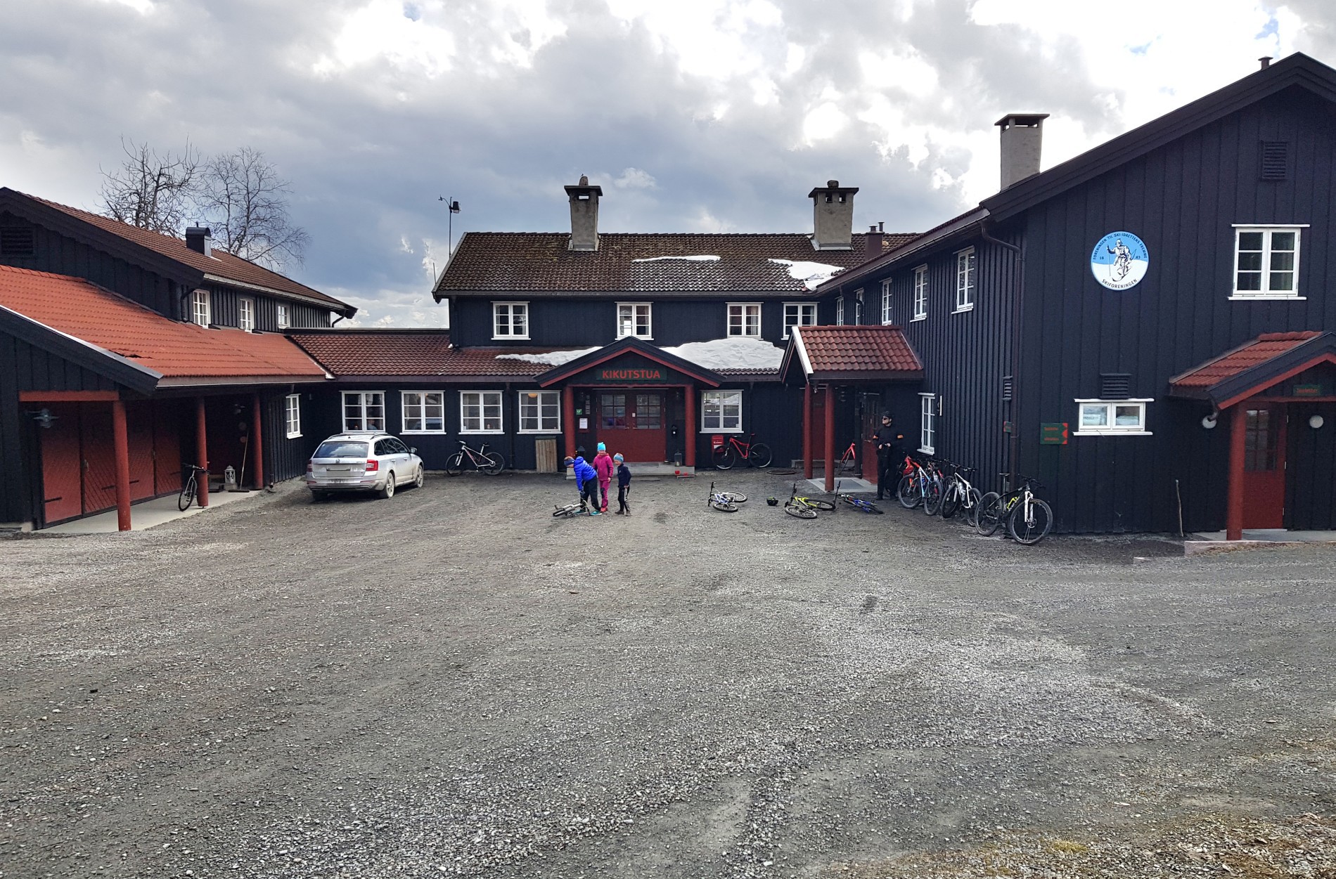 Kikutstua var overtatt av syklistene