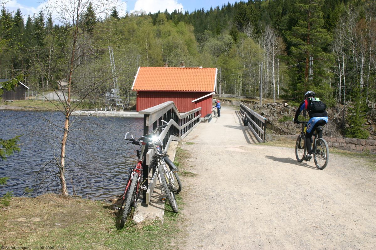 Krysser Skjærsjødammen