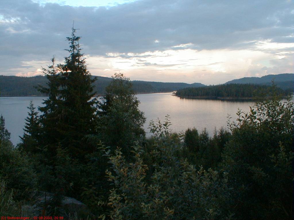 Kveldsstemning over Bjørnsjøen