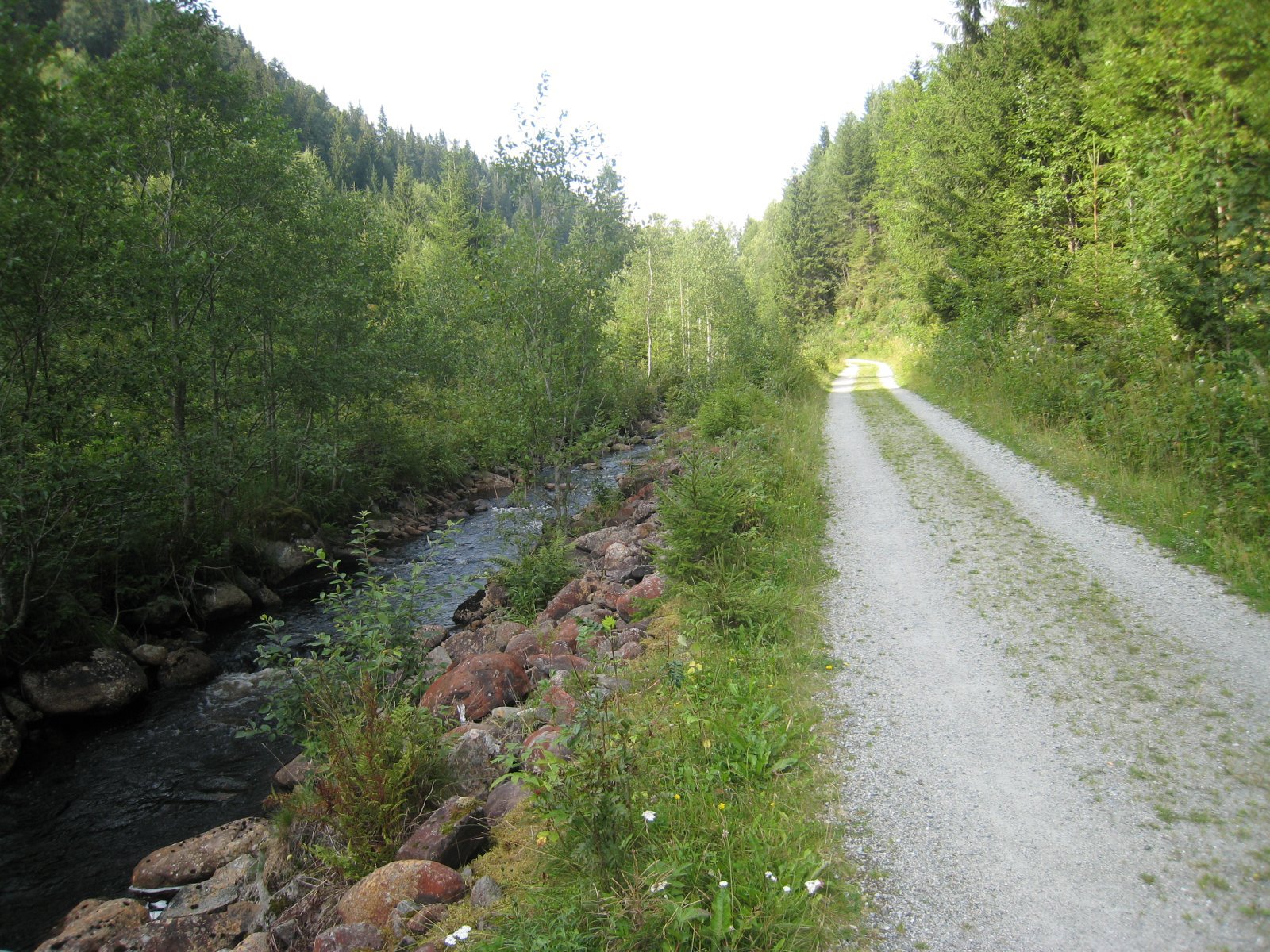 Langs Holtåa mot Nord-Fløyta demning