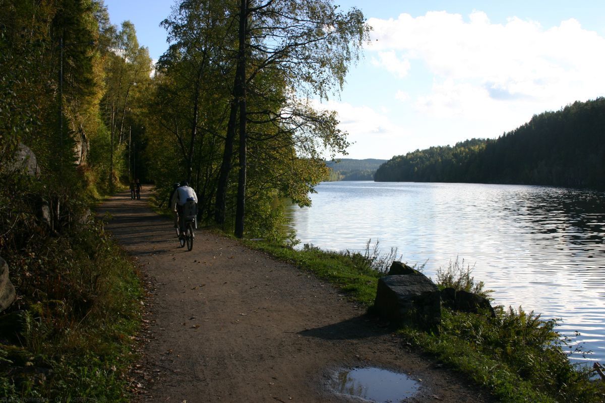 Langs Nøklevann fra nord