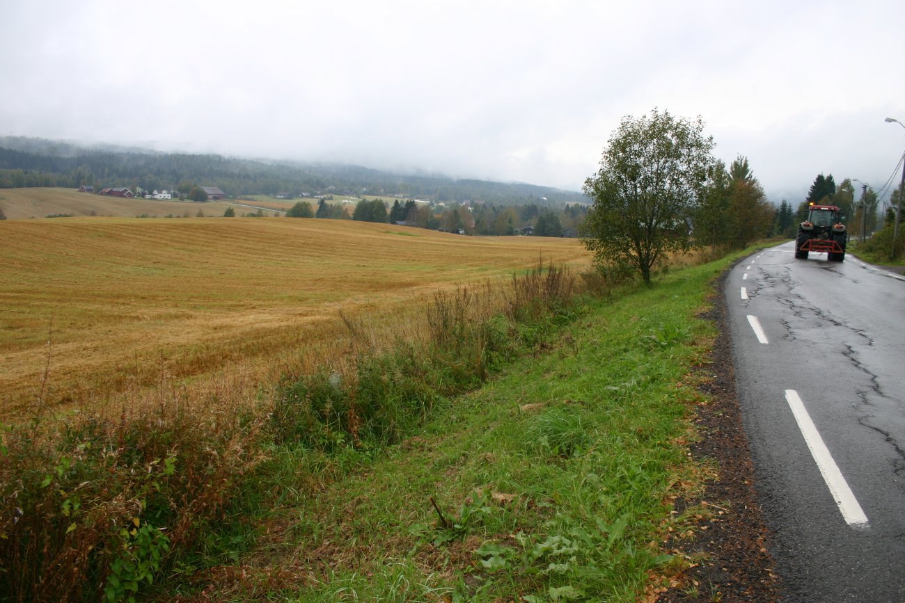 Lave skyer over Elnes