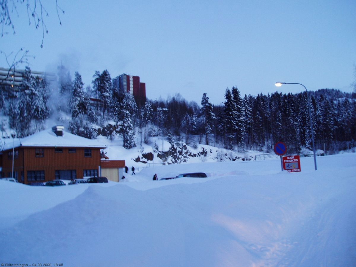 Løvenstad - med Østmarkas nesthøyeste topp Bjønnåsen i bakgrunnen