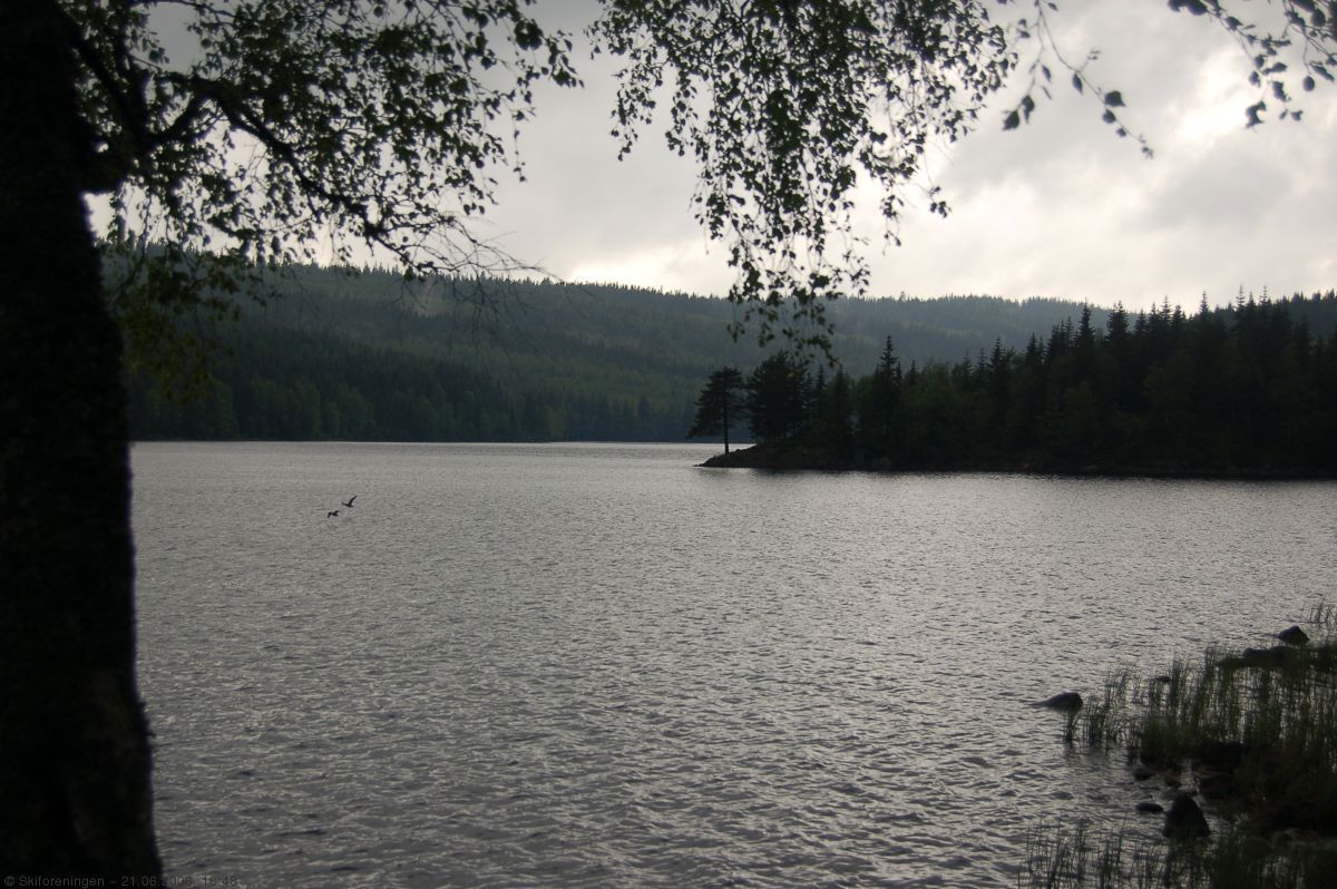 Mørkt over Råsjøen