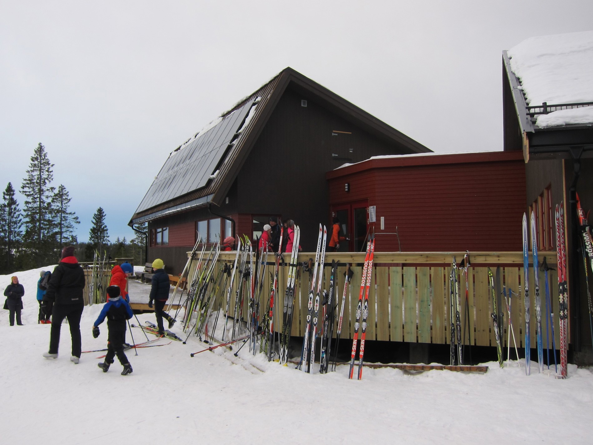 Mye folk på Lushaughytta