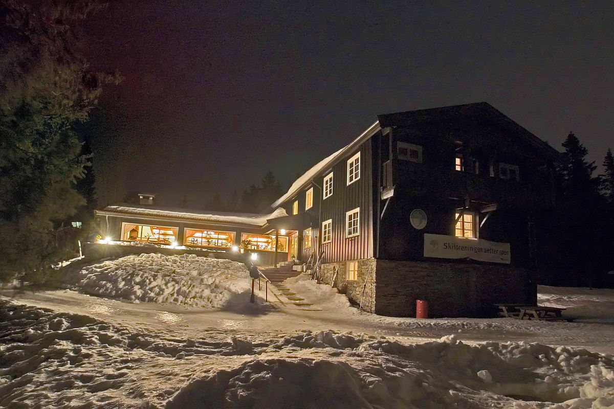 Natten har senket seg over Løvlia