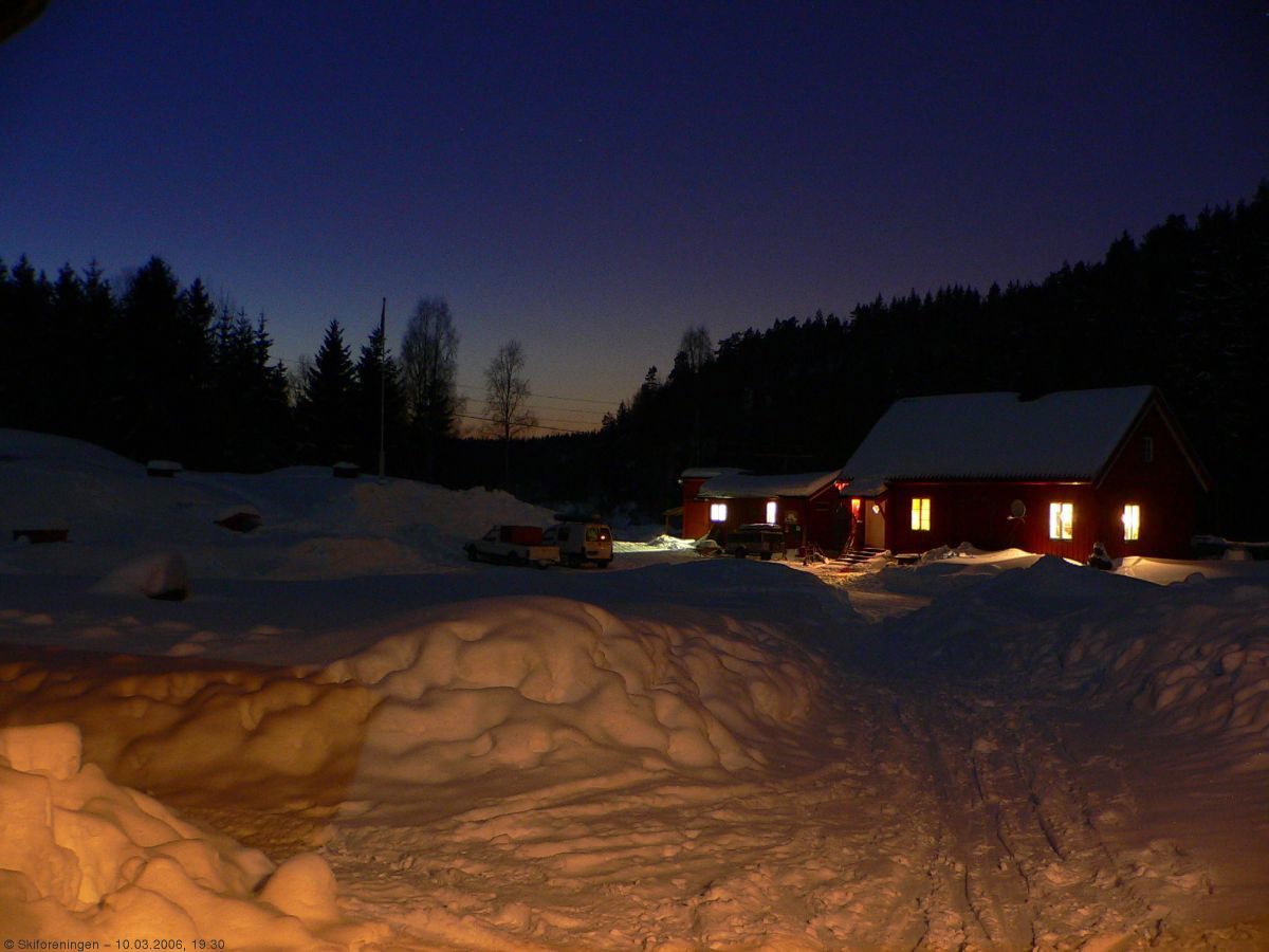 Natten senker seg over Skjelbreia