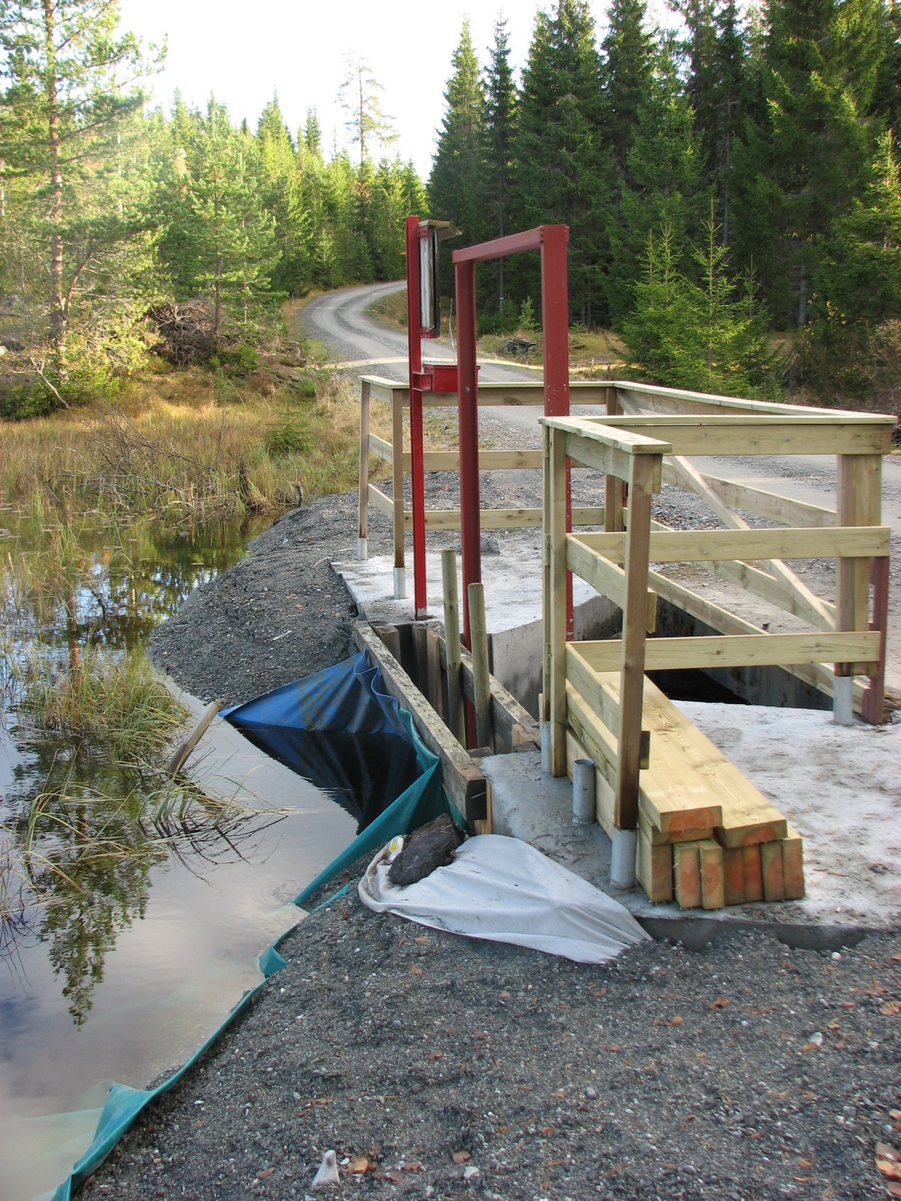 Ny demning er støpt i enden av Åstjernet