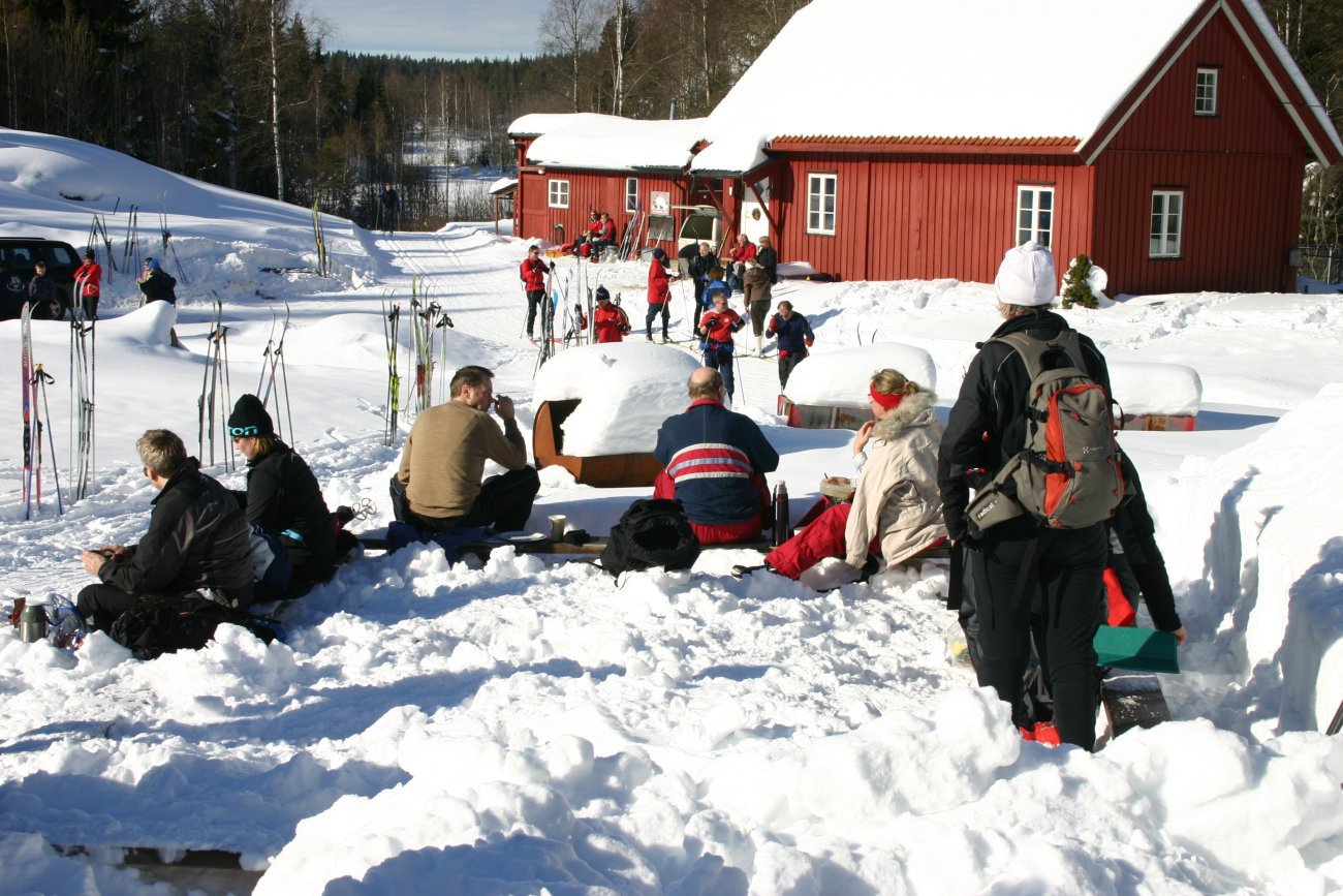 Nyter sola på Skjelbreia