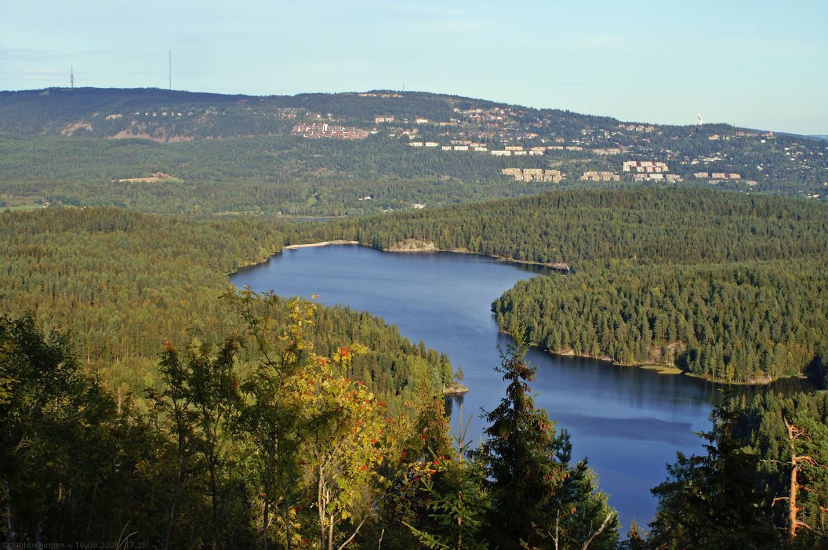 Østernvann sett fra Skutehøgda i klar septemberluft