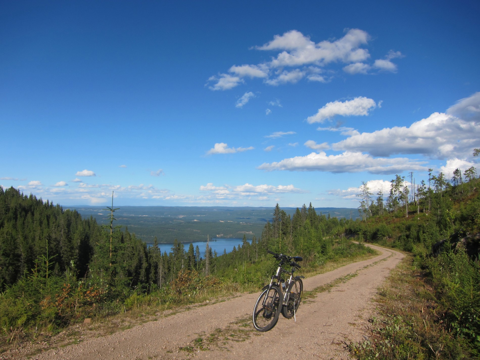 På sykkel i Skreifjella