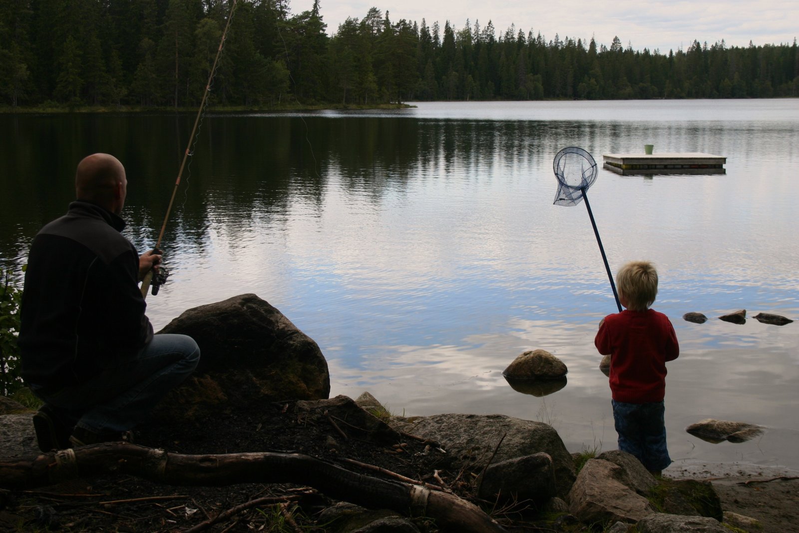 Prøver fiskelykken i Krafttjennet