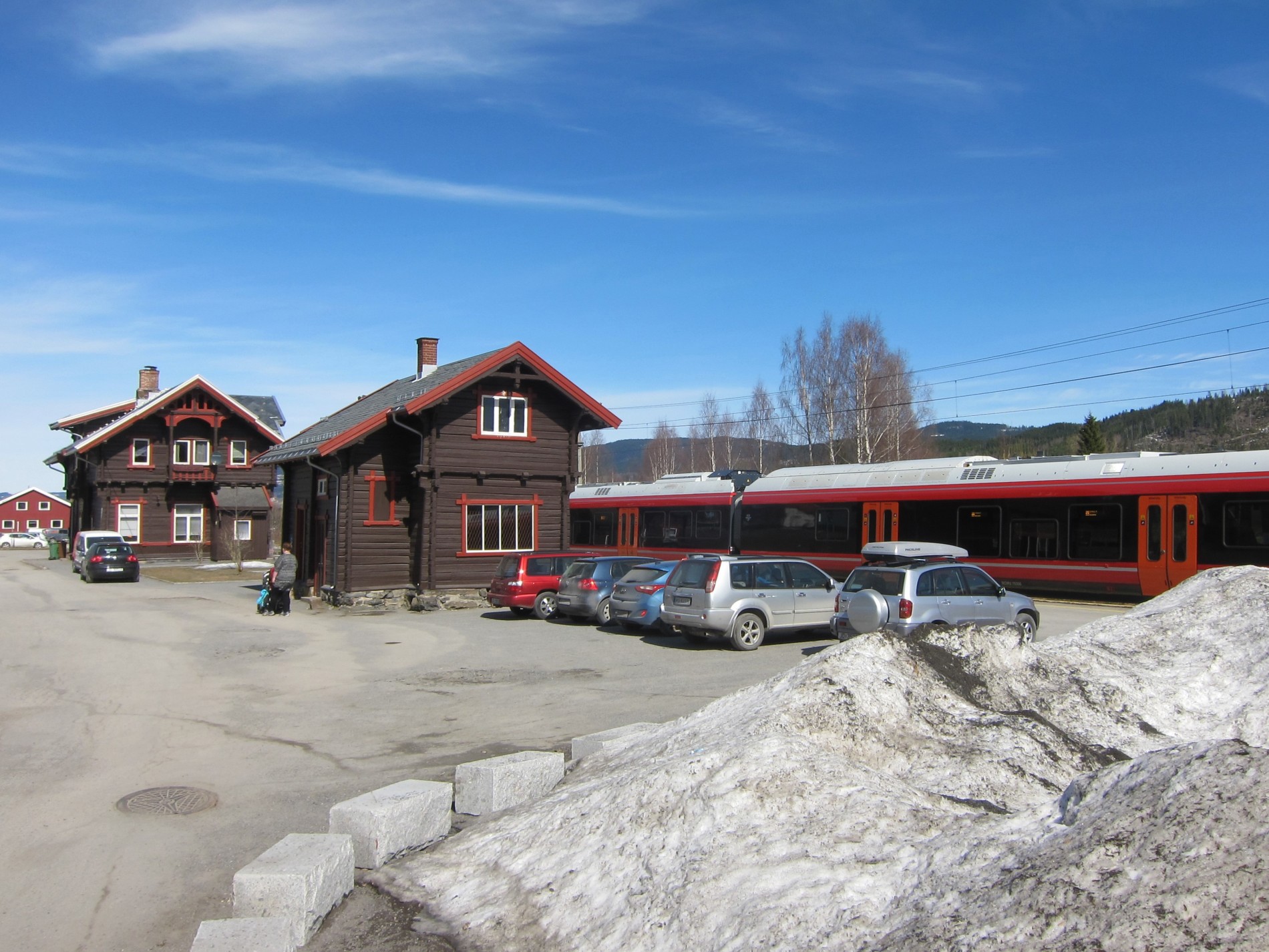 Rest av vinter ved Lunner stasjon