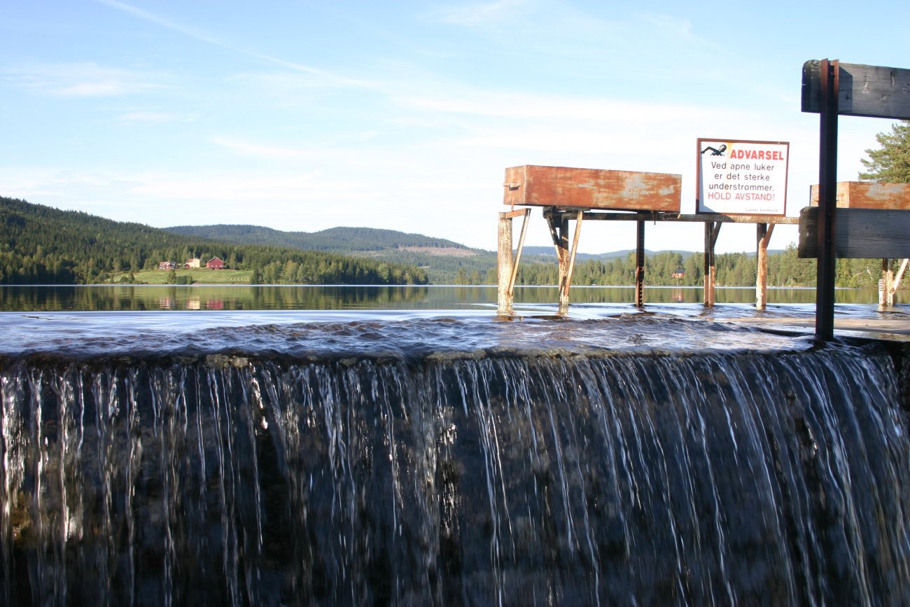 Skjellbreia renner over