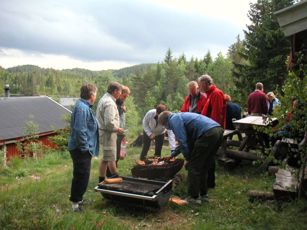 Sommerkveldsykkeltur 04: Nå skal det smake godt med mat.