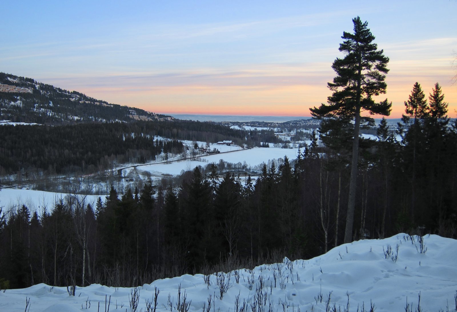Søndre Sørkedalen sett fra Tangenåsen
