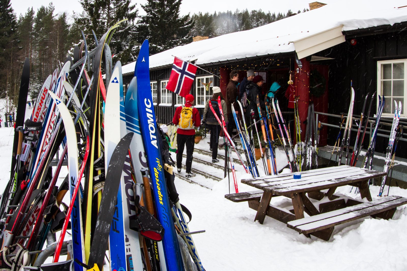 Stor pågang, mange eldre ski