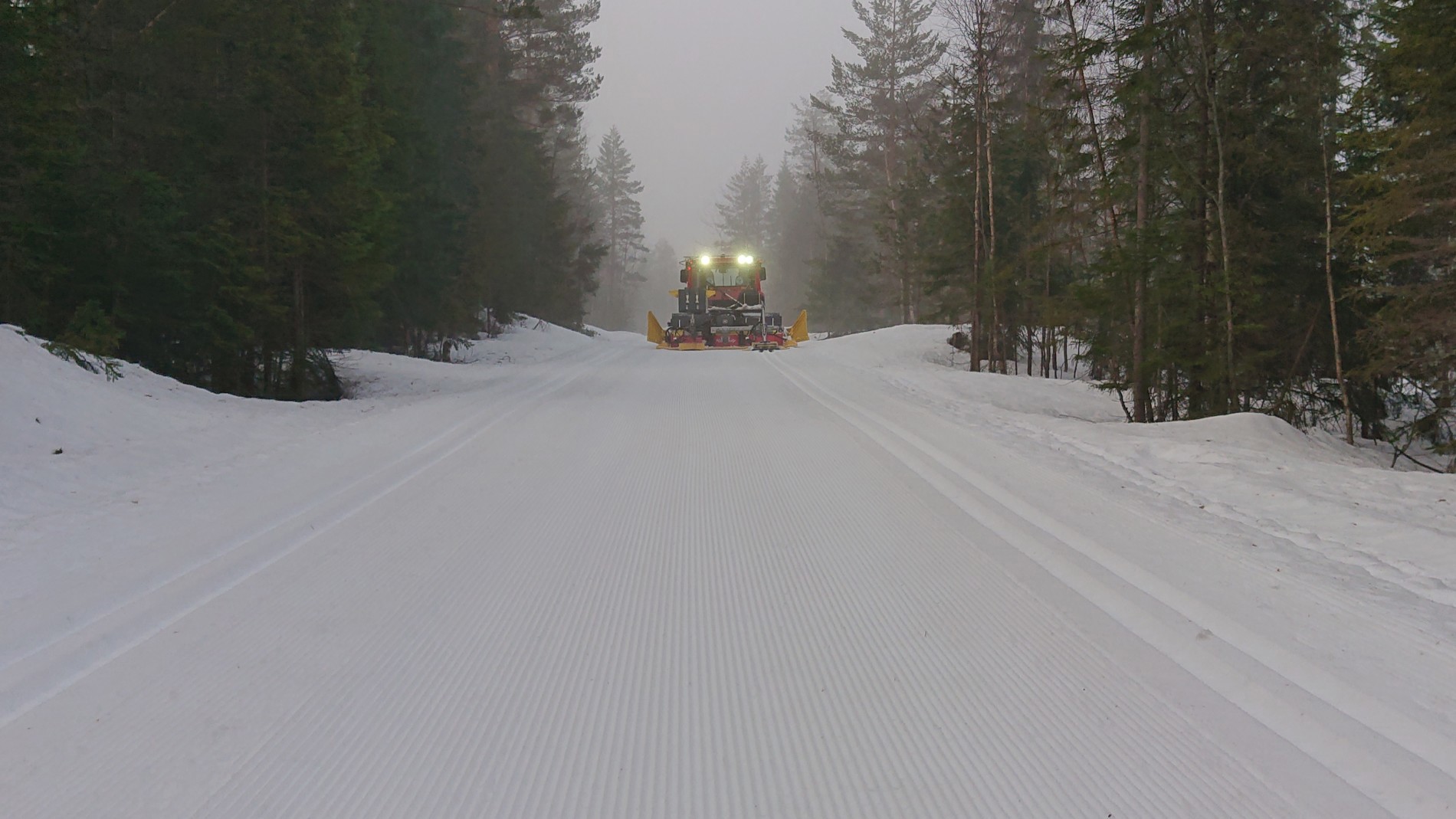 Tåka ligger lavt i dag, men det er knallvær i høyden