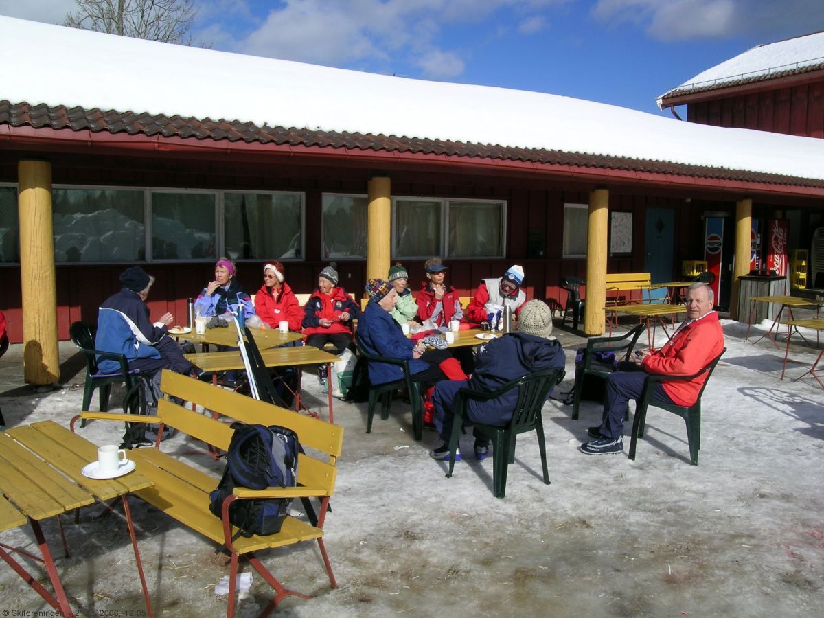 Tirsdagsturer / seniorturer: Rast i deilig solskinn på Ullevålseter