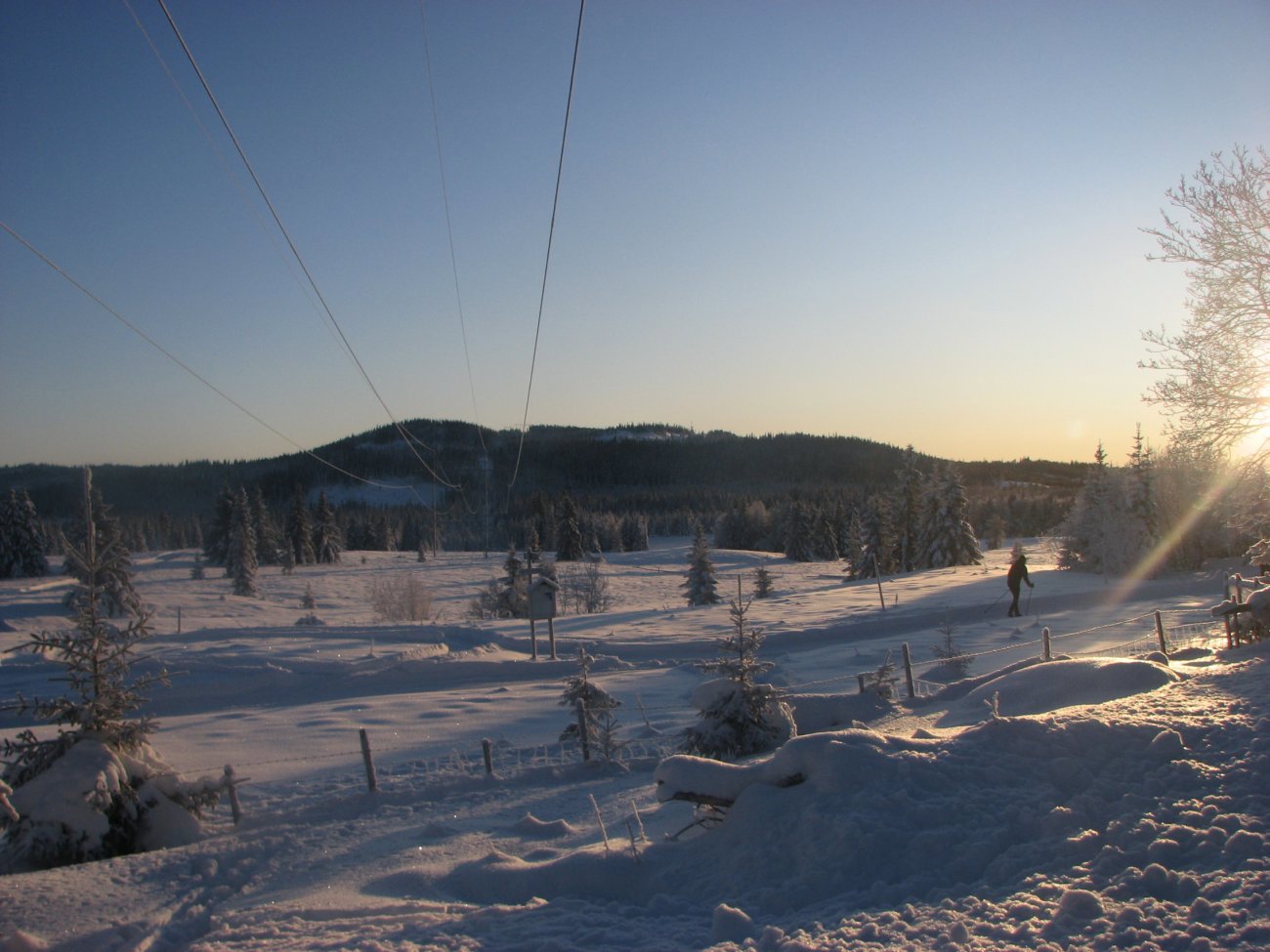 Utsikt fra Dyrudvegen mot Høgkorset