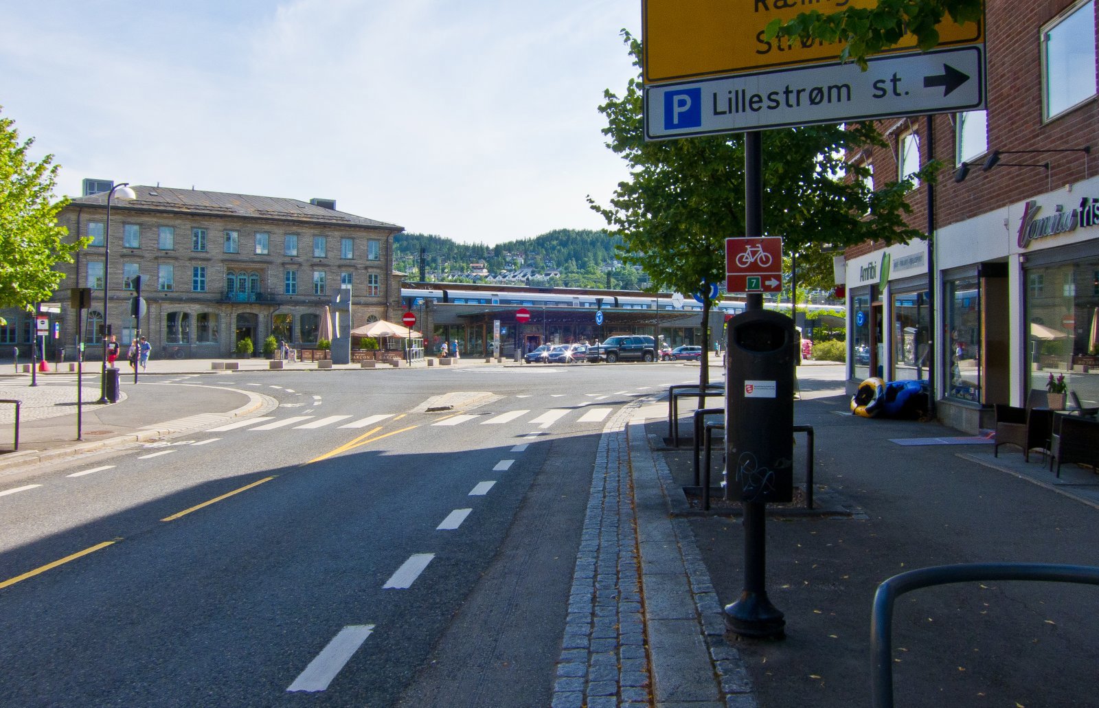 Ved Lillestrøm stasjon