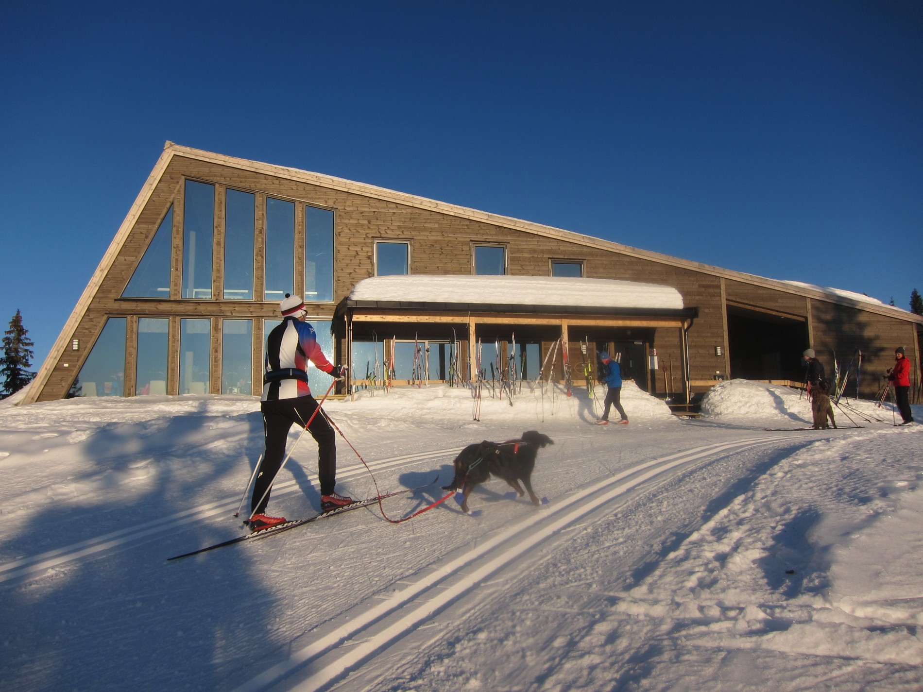 Vel framme ved Rausteinshytta