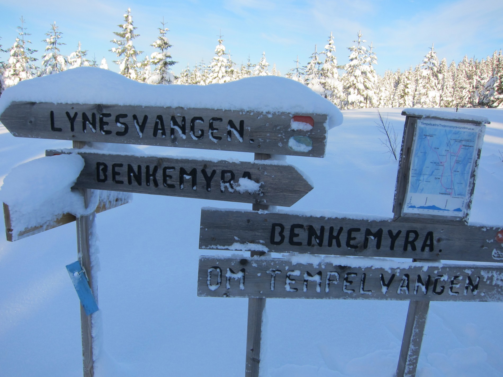 Viser vei fra Neverberget